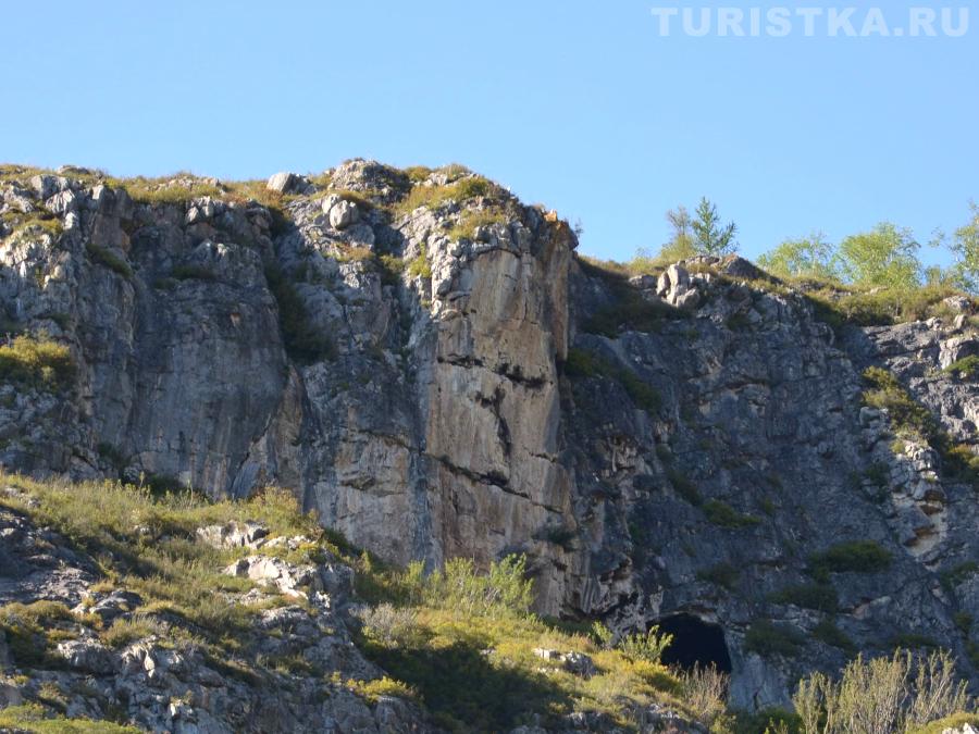 Лицо шамана на скале