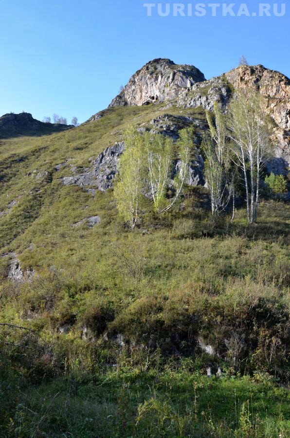 Едва заметная тропинка к пещере