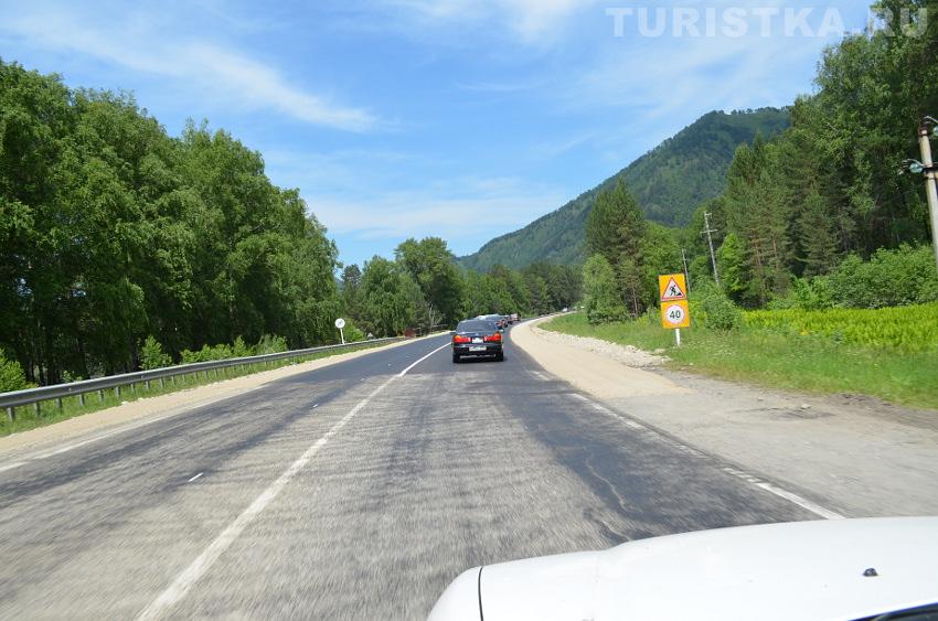 Участок дороги между Известковым и Аржан-Суу, поднятый и заасфальтированный