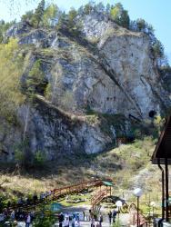 Отдых на Алтае : Гора с Тавдинскими пещерами