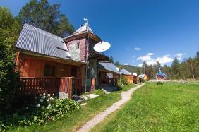 Отдых на Алтае : Гостевые дома и отели в районе Чемала : База отдыха «Благодать» : Коттеджи