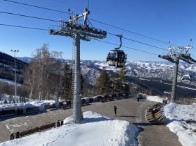 Горный Алтай : Горнолыжный курорт Манжерок : На верху гондольного подъемника