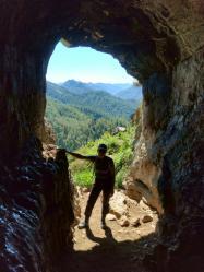 Вход в первую пещеру