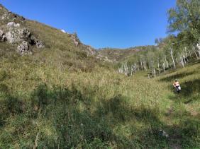 Тропа к пещерам горы Шаманка