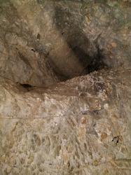 Один из лазов во второй пещере