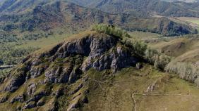 Гора Шаманка и тропы к пещерам и на гребень