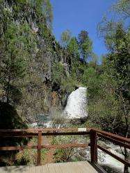 Отдых на Алтае : Экскурсии по Телецкому озеру : Водопад Корбу : Обзорная площадка на водопаде Корбу