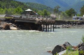 Горный Алтай : Разрушенный Чемальский мост