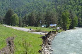 Горный Алтай : Разрушенная дорога на Ареду
