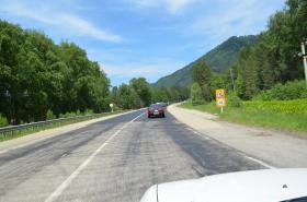 Горный Алтай : Участок дороги между Известковым и Аржан-Суу, поднятый и заасфальтированный