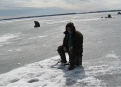 Зимняя рыбалка на озере Мостовом
