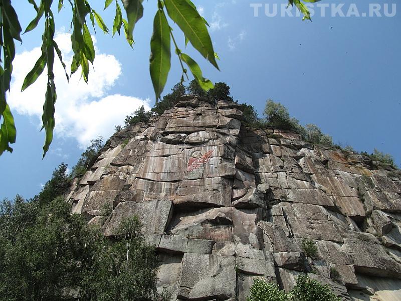 Гора Иконостас, барельеф Ленина, рядом с Турочаком
