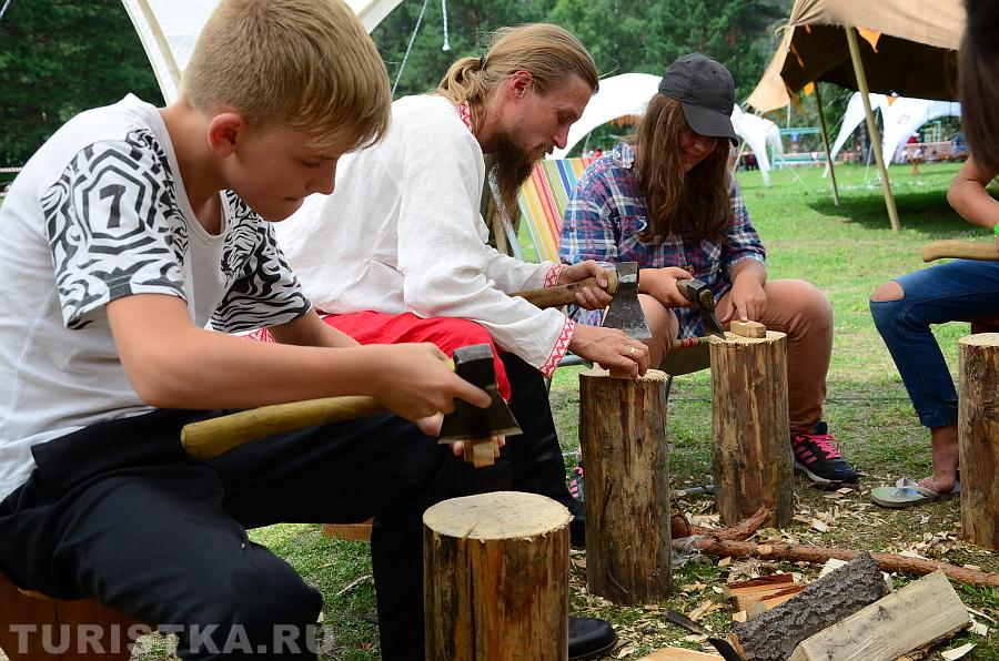 Мастре-класс «Деревянные фигурки топором»