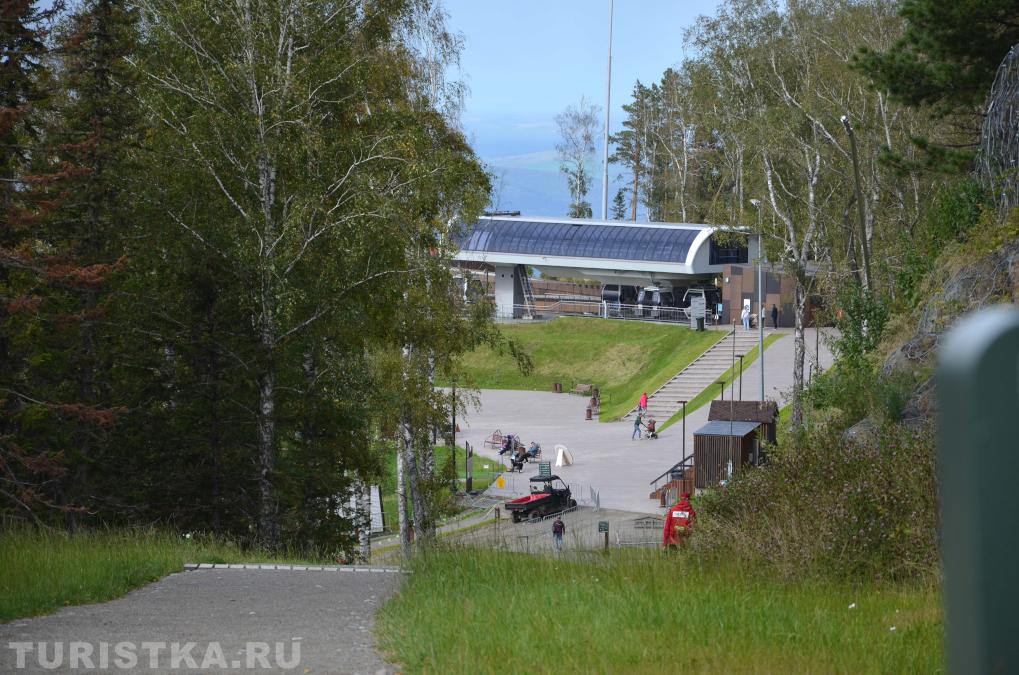 Тропа Мысли от кафе "Дом Шамана" приводит к гондольному подъемнику