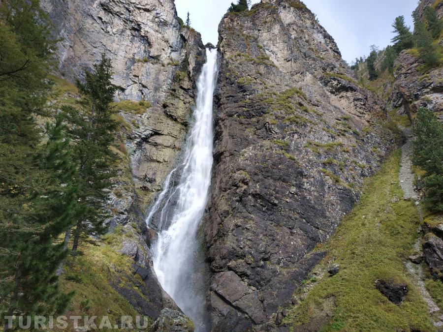 Водопад Жираф самый крупный на реке Шинок
