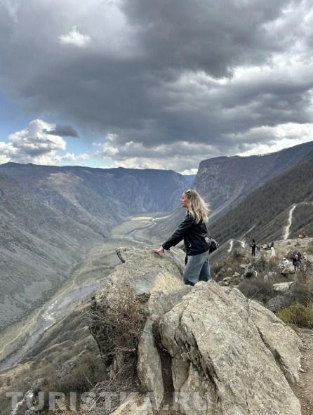 «Я не просто любуюсь видом, я его… контролирую! Каньон в шоке, облака в панике!»