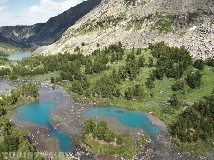 Вид в сторону реки Крепкая. Видны озера и лагуна перед основным Крепким озером 