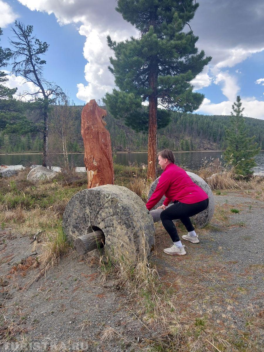 "3 подхода, 2 раза в день - и спина болеть не будет!", оз.Балыкту-Кёль, май 2025г