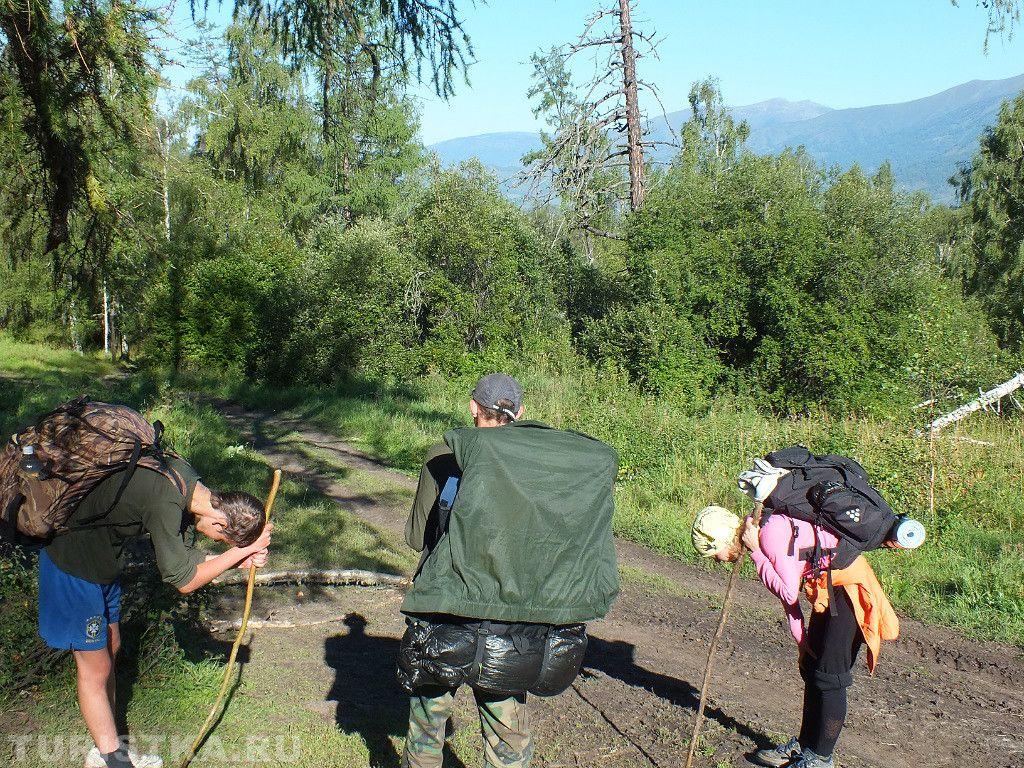 "Ну где ещё так отдохнуть?", На тропе к Аккемскому озеру Август 2013г.