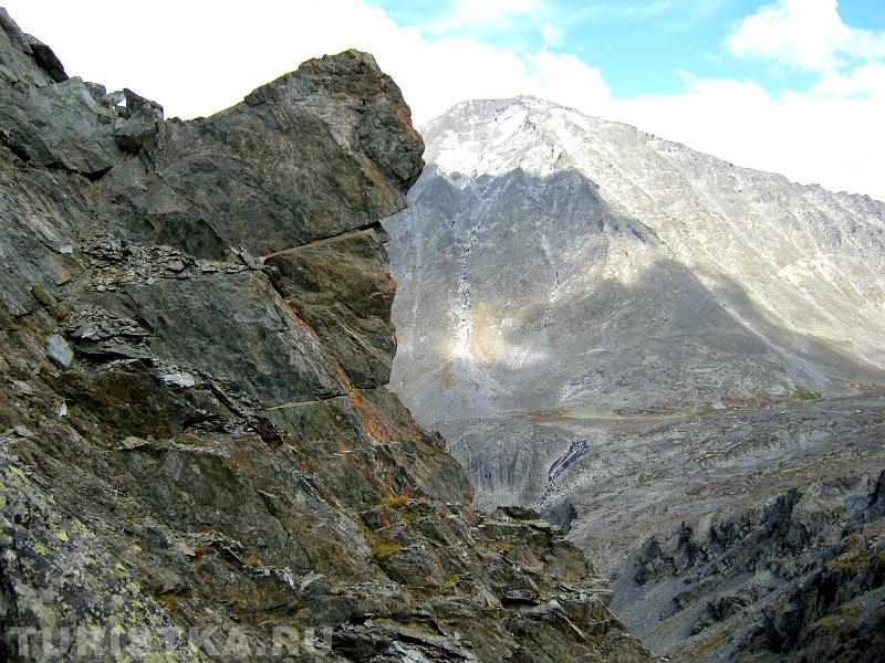 Каменный лев на перевале Куйгук