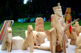 Отдых на Алтае : Фестиваль ВОТЭТНО 2018 : Мастре-класс «Деревянные фигурки топором»