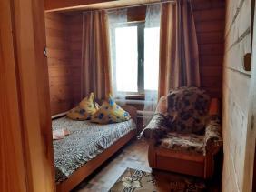 Горный Алтай : Телецкое озеро : Усадьба Перлу : Комната в коттедже