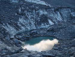 Горный Алтай : Ледник Аккем : Озеро на леднике