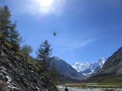 Вертолетная экскурсия около Белухи