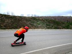 Спуск на скейтах по дороге к Белокурихе-2