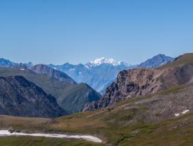 Это Белуха — высочайшая вершина Азиатского континента.   Турклуб Аккол Тур. 