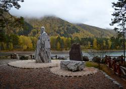 Горный Алтай : Памятник Николаю Рериху