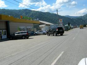 Горный Алтай : Главная улица в Чемале
