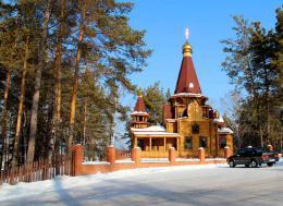 Алтайcкий край : Тальменский район : Деревянная церковь в с. Ларичиха