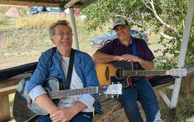 Фестиваль Звенигора 2025 на Алтае на озере Саввушки