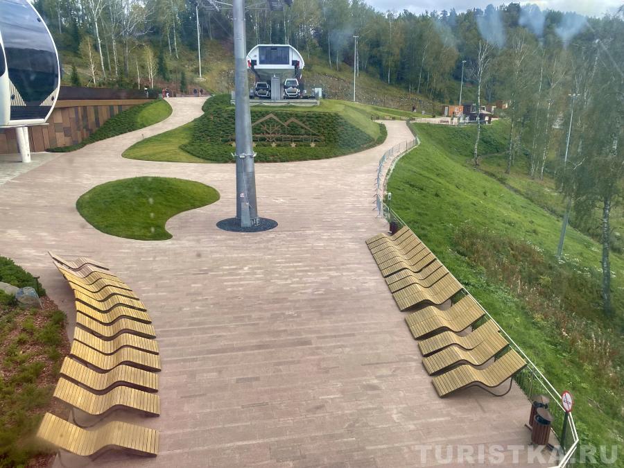 На верхней станции подъемника Чуйский тракт