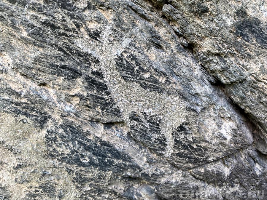 Петроглифы грота Куюлю