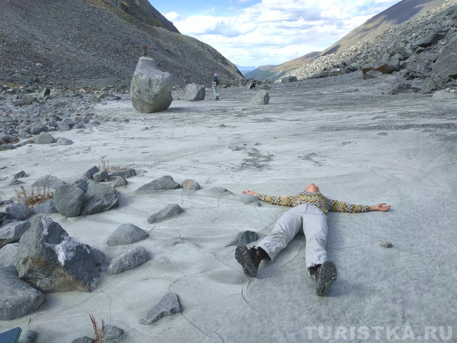 "Воды, воды!" В районе горы Белуха