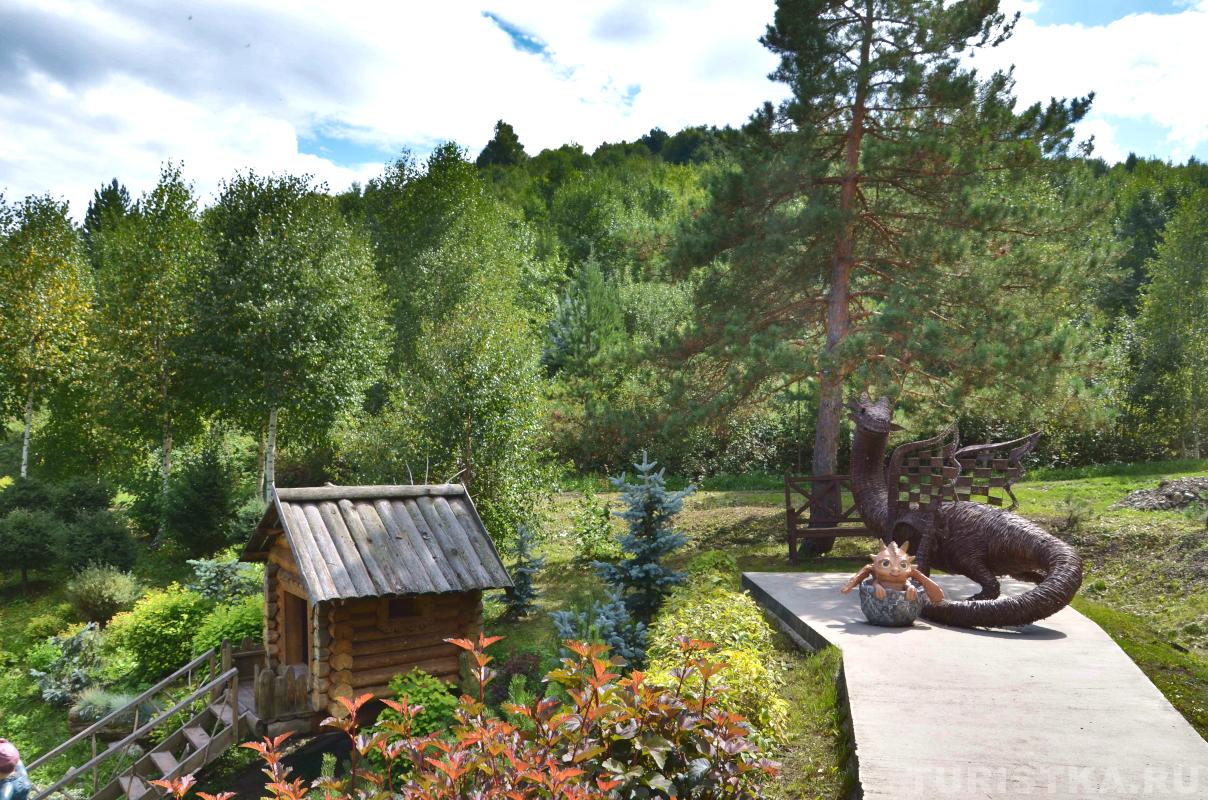 Сказочные персонажи в Дендропарке