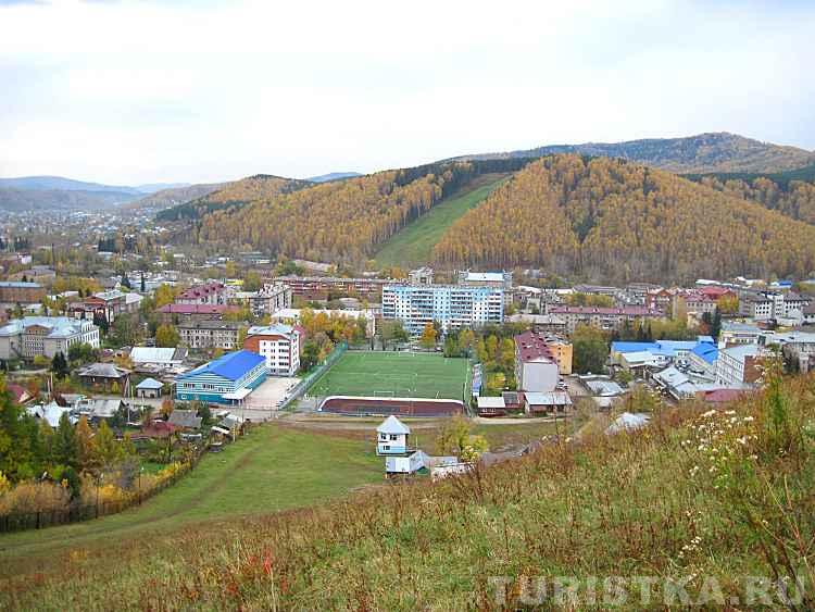 Вид на стадион Динамо и Комсомолку со склона Тугаи