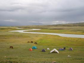 Горный Алтай : Плато Укок : Лагерь на реке Акалаха