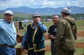 Алтай : Эл-Ойын 2022 : Люди на празднике Эл-Ойын
