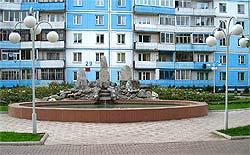 Республика Алтай : Горно-Алтайск : Сквер камней напротив стадиона Динамо