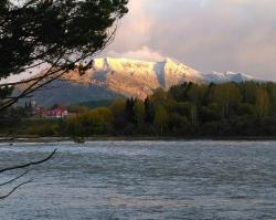 Горный Алтай : Что посмотреть рядом с Телецким озером : Турочак : Гора Салоп на закате, вид с Камня любви