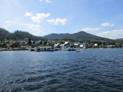 Отдых на Алтае : Отели и гостевые дома на Телецком озере : Вид на гостевые дома на Телецком озере