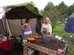 Фестиваль ВОТЭТНО-2016 на Алтае : Изготовление стеклянных бусин на горне
