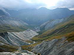 Горный Алтай : Ущелье Ярлу : Вид с перевала Ярлу-Боч на ущелье Ярлу и долину Аккема