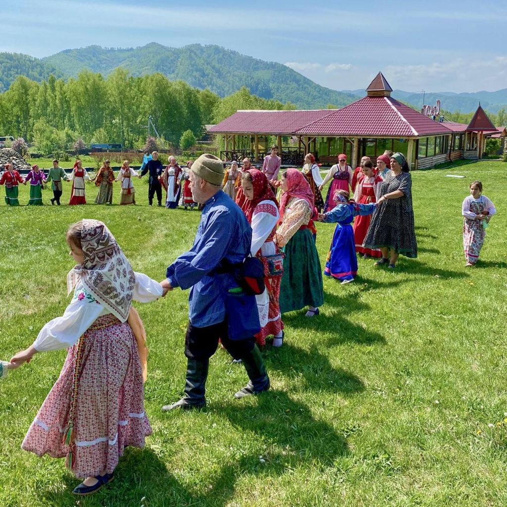 Алтайские плетенки в усадьбе "Сокол"