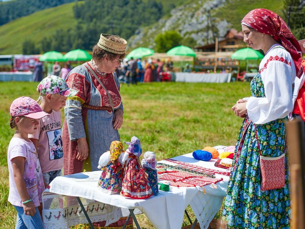 Алтайские плетенки в усадьбе "Сокол"