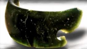 Браслет из хлоритолита, изготовленный около 48 тыс. лет назад