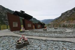 Горный Алтай : Памятник Кольке Снегиреву : Новый монумент